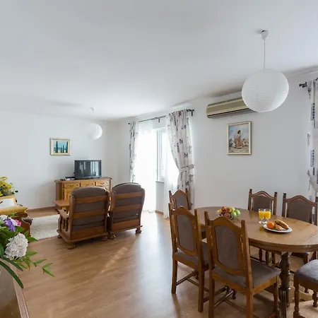 Oleander Sea View Apartman